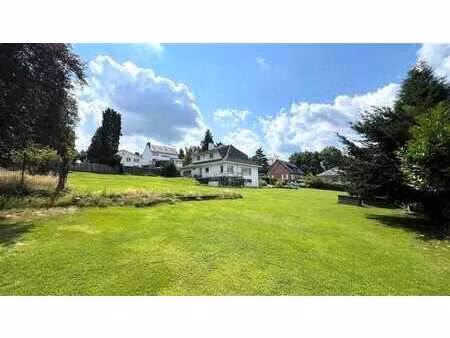 vendu !villa 6ch. avec parcelle à bâtir attenante.