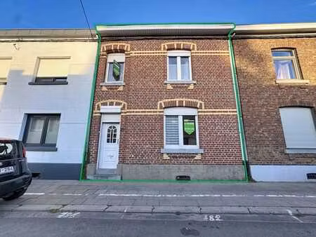 maison 2ch (poss.3)  terrasse  jardin  partiellement rénovée