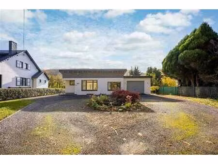 bungalow 2 chambres avec garage et jardin