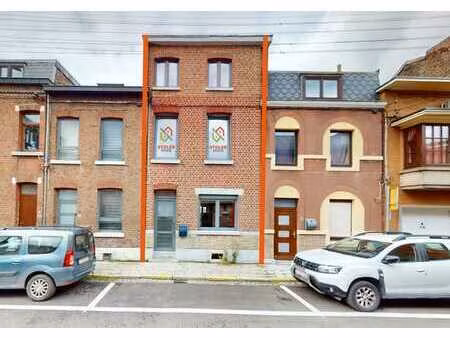 maison 4 chambres + cour – idéale colocation ou famille