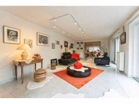 superbe maison 2 ch + bureau à découvrir à clavier !