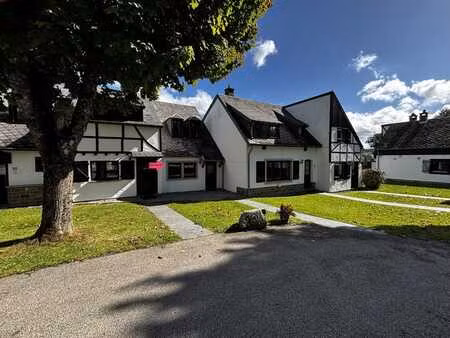 maison mitoyenne avec jardin au cœur du village de vacances