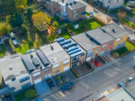 charmante maison trois chambres avec jardin et garage