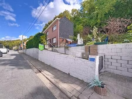 maison 3 façades avec terrasse et jardinet