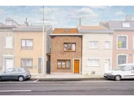 maison 3 façades avec 2 chambres (poss 3 ch) et jardin à roc