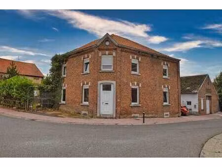 jolie maison aux grands volumes  4 chambres  jardin à lotir