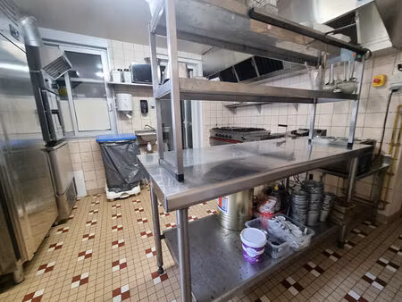 vente local commercial 6 pièces  194.26m²  peillac