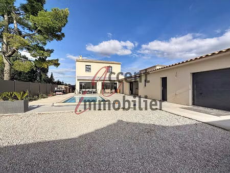 eyragues villa moderne 4 chambres bureau séjour/cuisine équipée piscine