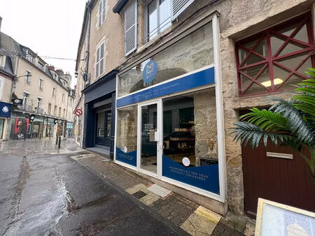 local commercial nevers 69 m2