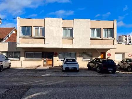 vente locaux professionnels à pontarlier (25300)  282 840 €