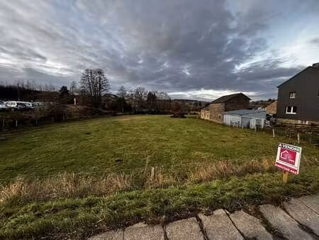 terrain à batir de 2.950m² dans le village de joubiéval