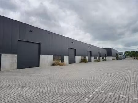 unité pme casco 320m²