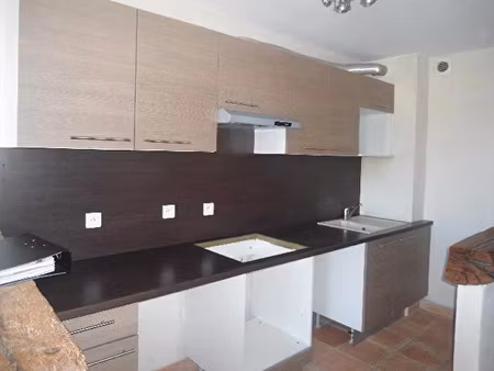 location duplex 3 pièces 54 m² à aups (83630)  615 €