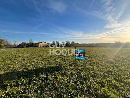 carlus - terrain de 3319m² constructible.