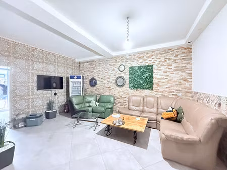 local commercial beziers 194.09 m2