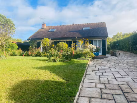 maison familiale d'environ 116m2 sur près de 1791m2 de terra