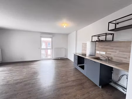 location appartement 3 pièces 68 m² à amiens (80000)  910 €