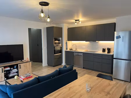 location meublée appartement 4 pièces 80 m² à bobigny (93000)  1 900 €