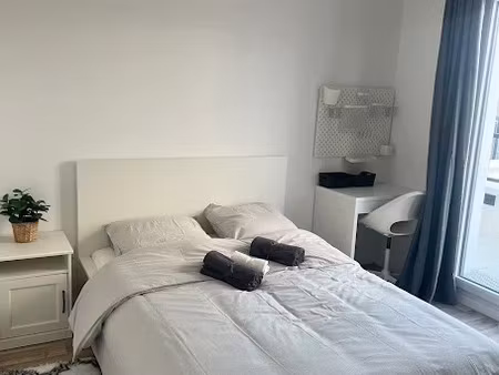 location meublée appartement 4 pièces 80 m² à bobigny (93000)  2 200 €