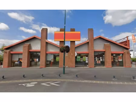 local commercial 1 230 m² – visibilité exceptionnelle