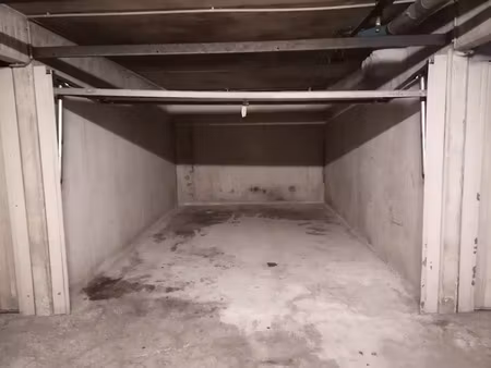 location parking à antibes (06600)  130 €