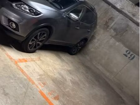 place parking proche rer (49/mois ou 19/semaine)