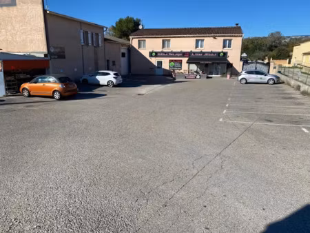 location locaux professionnels 273 m² à mallemort (13370)  2 850 €