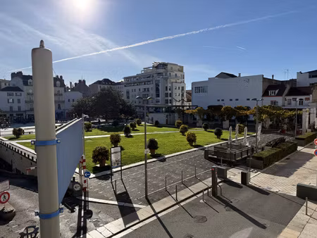 immeuble avec local commercial + 2 apparttements