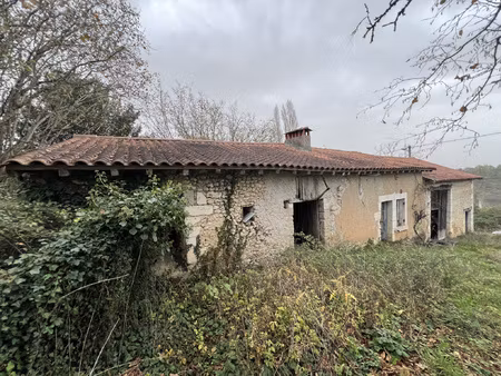 bâtisse en pierre à rénover proche de st astier