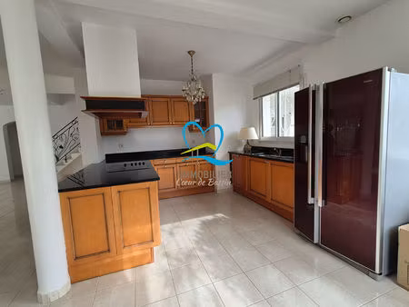 maison 7 pièce(s) 208 m2