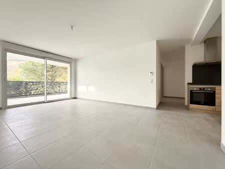 appartement t3 de 70 12 m2 avec terrasse de 22 68 m2