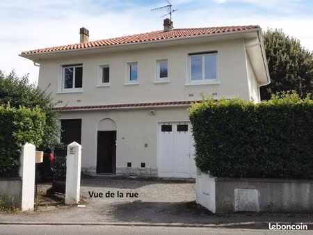 maison t6 - 120m2 habitables sur grand jardin  située dans l’agglomération paloise  loyer 