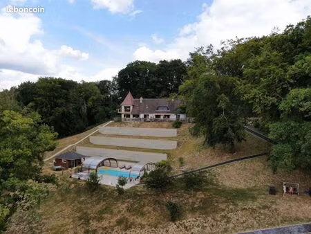 villa t6 meublée + piscine + tennis