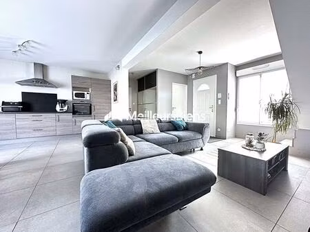 maison de 2012  3 chambres  garage  terrain 623 m2