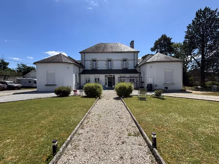 côte d'or : bâtisse bourguignonne de 450m2 dont 260 m2 réno