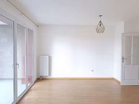 appartement lumineux avec balcon 59 m2 résidence récente