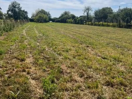 terrain 2 400 m² monts sur guesnes