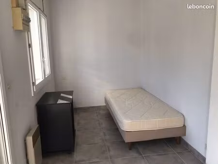 location studio meublé