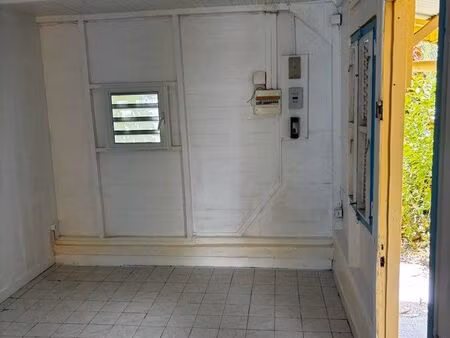 maison à louer – 2 chambres + cuisine extérieure