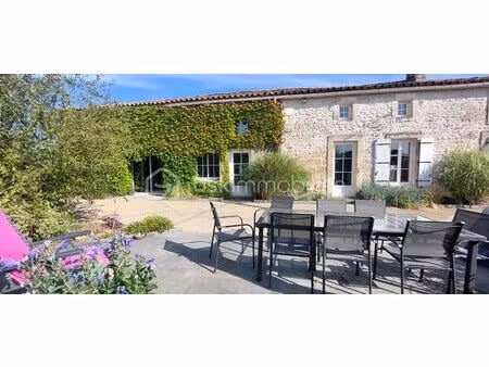 maison longere de 186 m² à coulonges-sur-l'autize