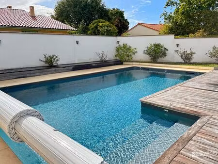 maison familiale rénovée 4 chambres  piscine - quartier calme à saint-médard-en-jalles