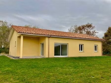 villa neuve plain pied avec garage et jardin clos