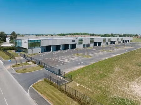 location local d'activités carvin 987 m²