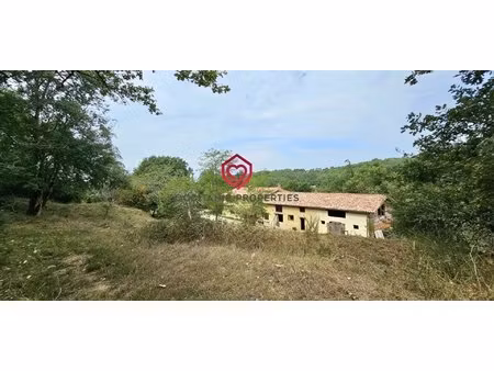 ferme rénovée avec 20 ha de terres