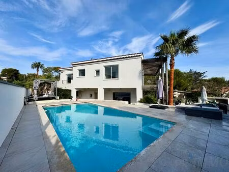 villa vue mer 6 chambres + 2 studios indépendants piscine double garage