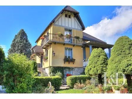 maison saint-pierre-d'albigny - 3 chambres - 212m²