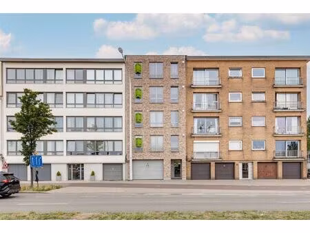 recent appartementsgebouw met 5 appt + garage in merksem