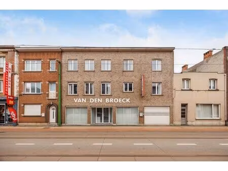 commercieel handelspand en duplex met z-tuin en terras