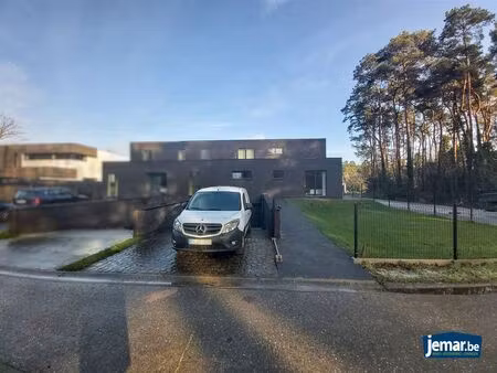 moderne nieuwbouwwoning met 4 slaapkamers  3 badkamers en volledige onderkeldering in maas