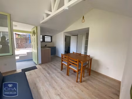 maison à louer 1 pièce 20.46 m² - saint-denis (974) - 700€
